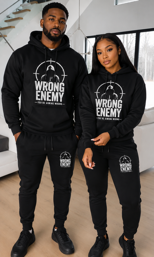 AIMING WRONG SIGNATURE SWEATSUIT SET
