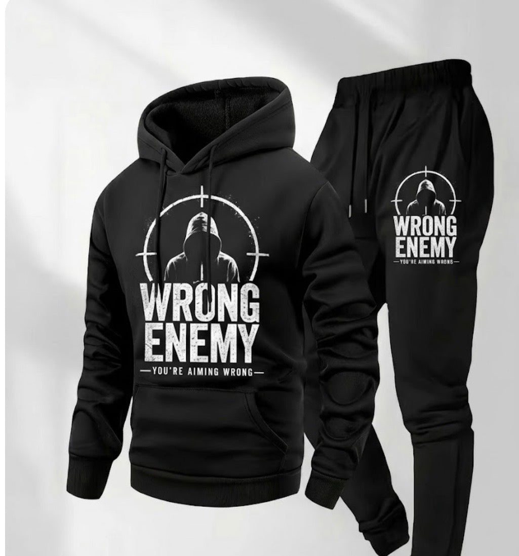 AIMING WRONG SIGNATURE SWEATSUIT SET